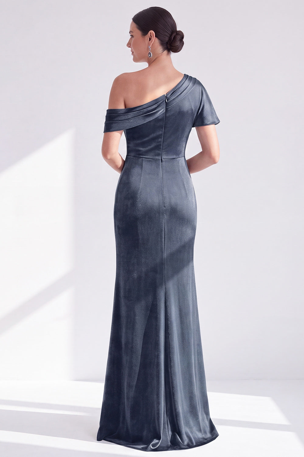 Black Velvet One Shoulder Mermaid Long Mother of the Bride Dress with Sleeve