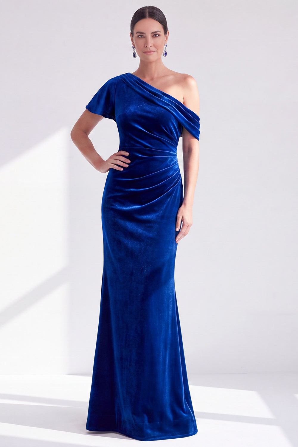 Black Velvet One Shoulder Mermaid Long Mother of the Bride Dress with Sleeve