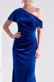 Black Velvet One Shoulder Mermaid Long Mother of the Bride Dress with Sleeve