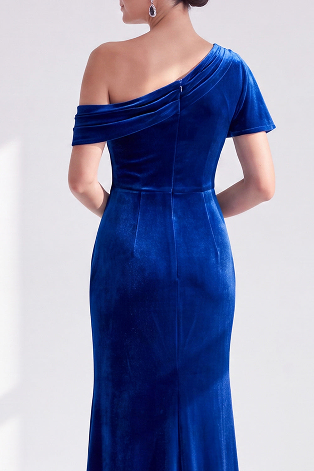 Black Velvet One Shoulder Mermaid Long Mother of the Bride Dress with Sleeve