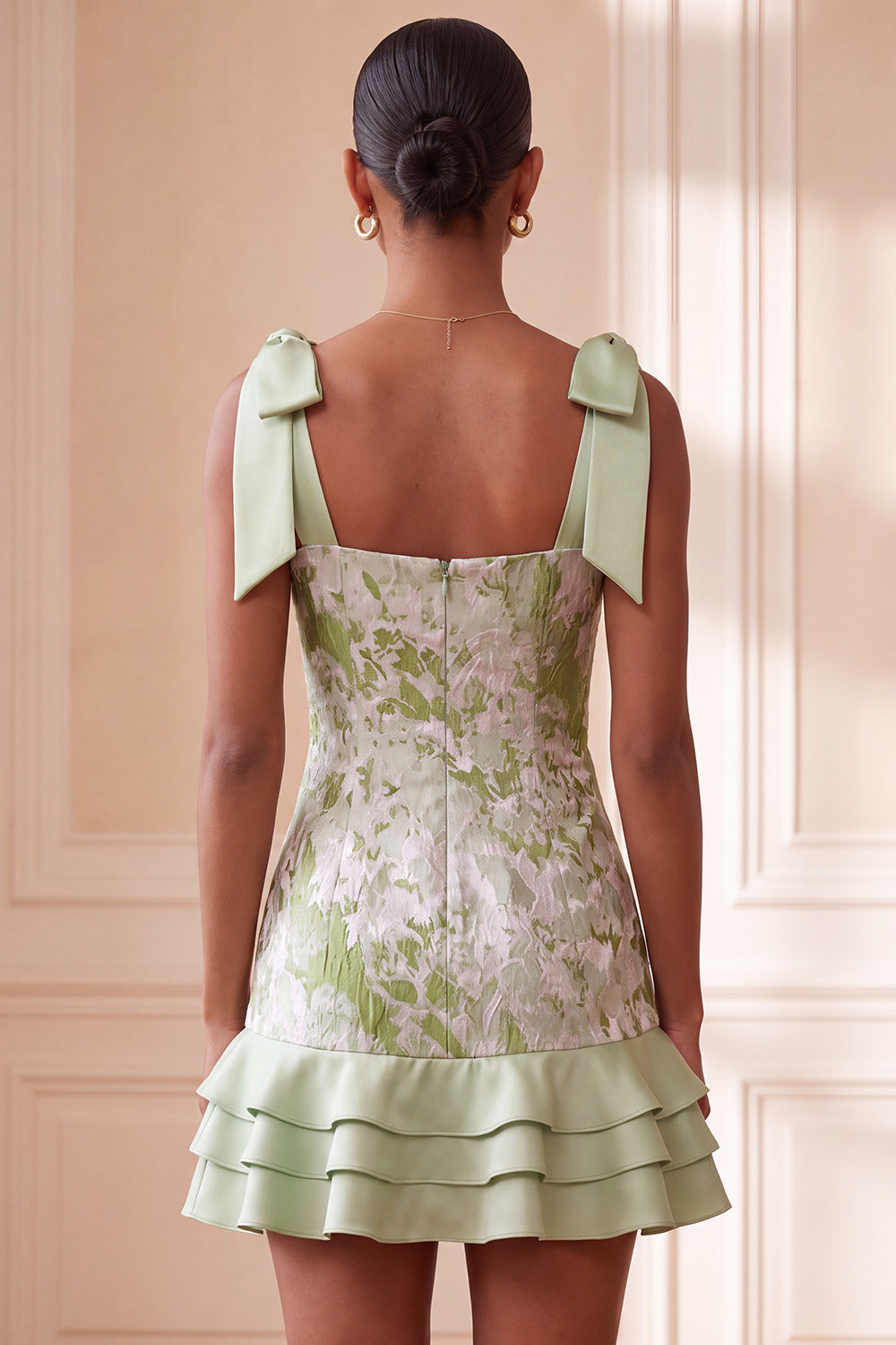 Light Green Jacquard Tight Ruffled Short Pearl Homecoming Dress with Bows