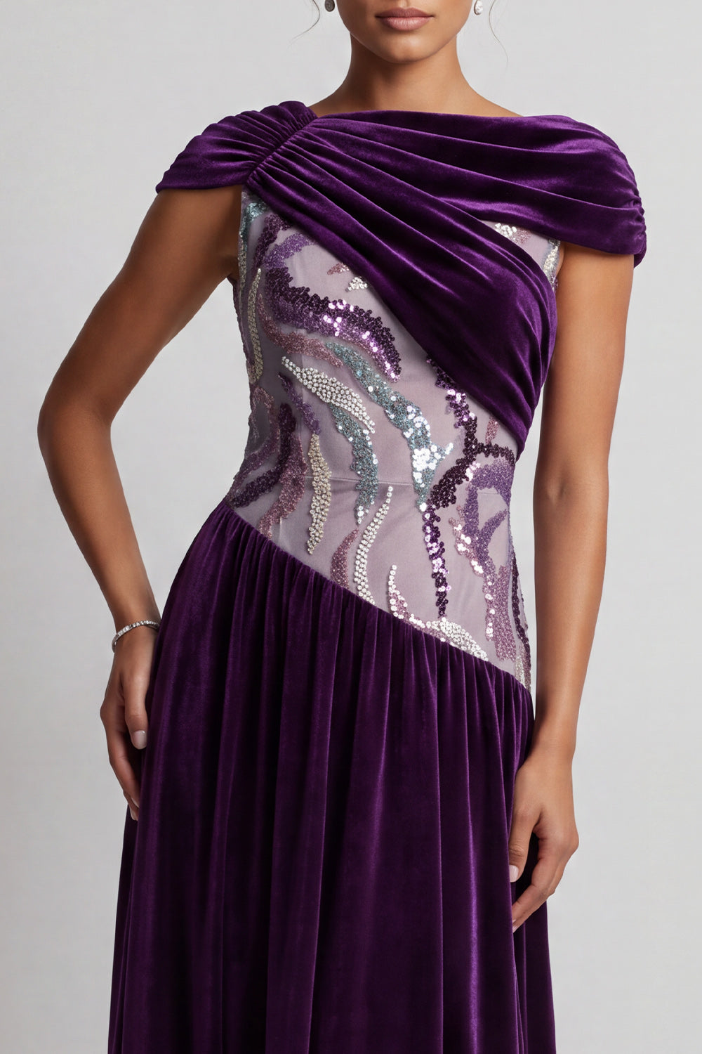 Plum Velvet Sheath Ruched Sequin Long Mother of the Bride Dress with Sleeves