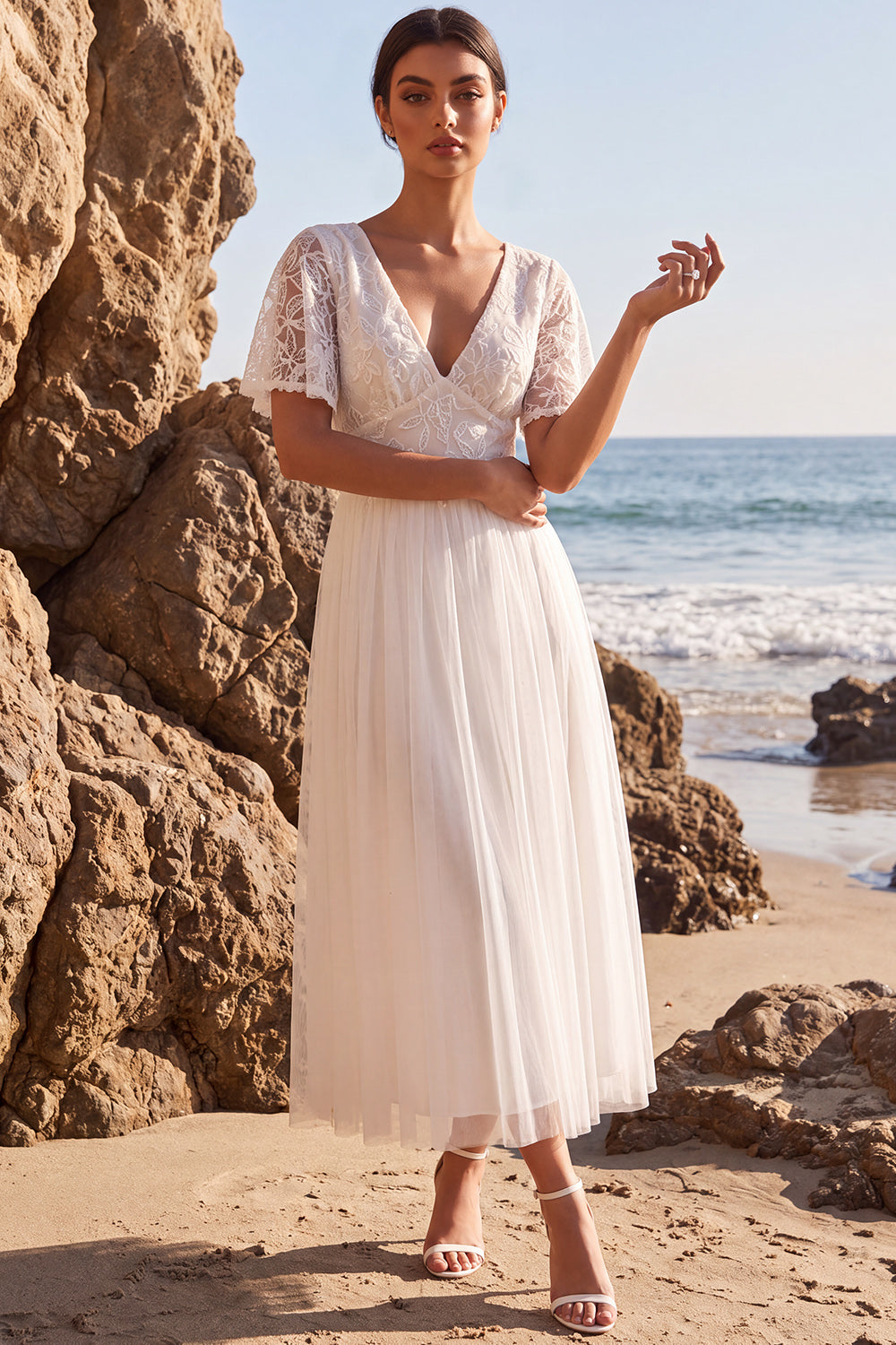 White Tulle A-Line Maxi Floral Beach Wedding Dress with Sleeves