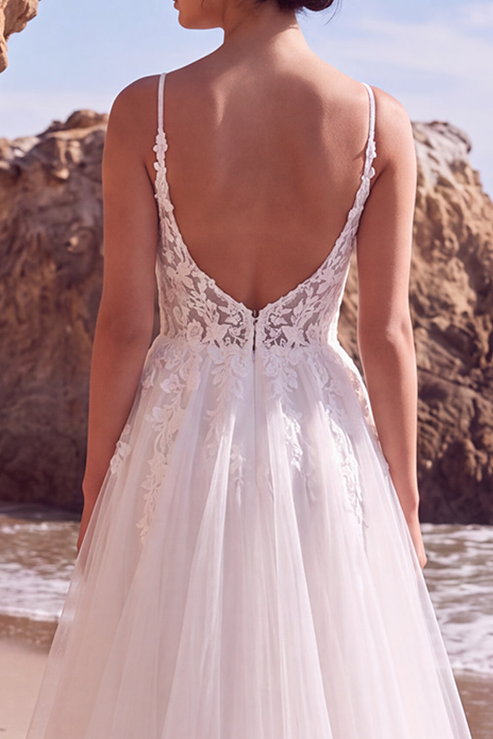 White Floral Tulle A-Line Spaghetti Straps Sweep Train Wedding Dress