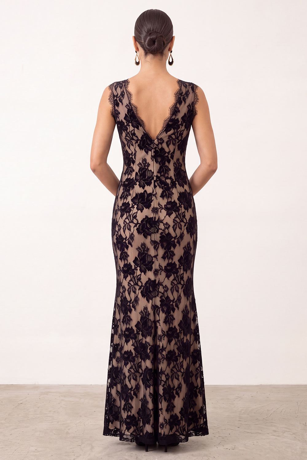 Elegant Black Mermaid V-Neck Lace Floral Maxi Holiday Party Dress
