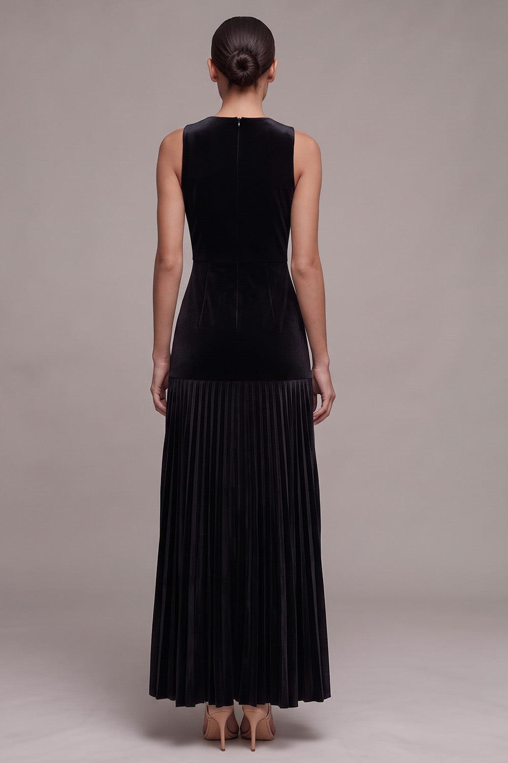 Black Velvet Round Neck Pleated A Line Maxi Holiday Party Dress