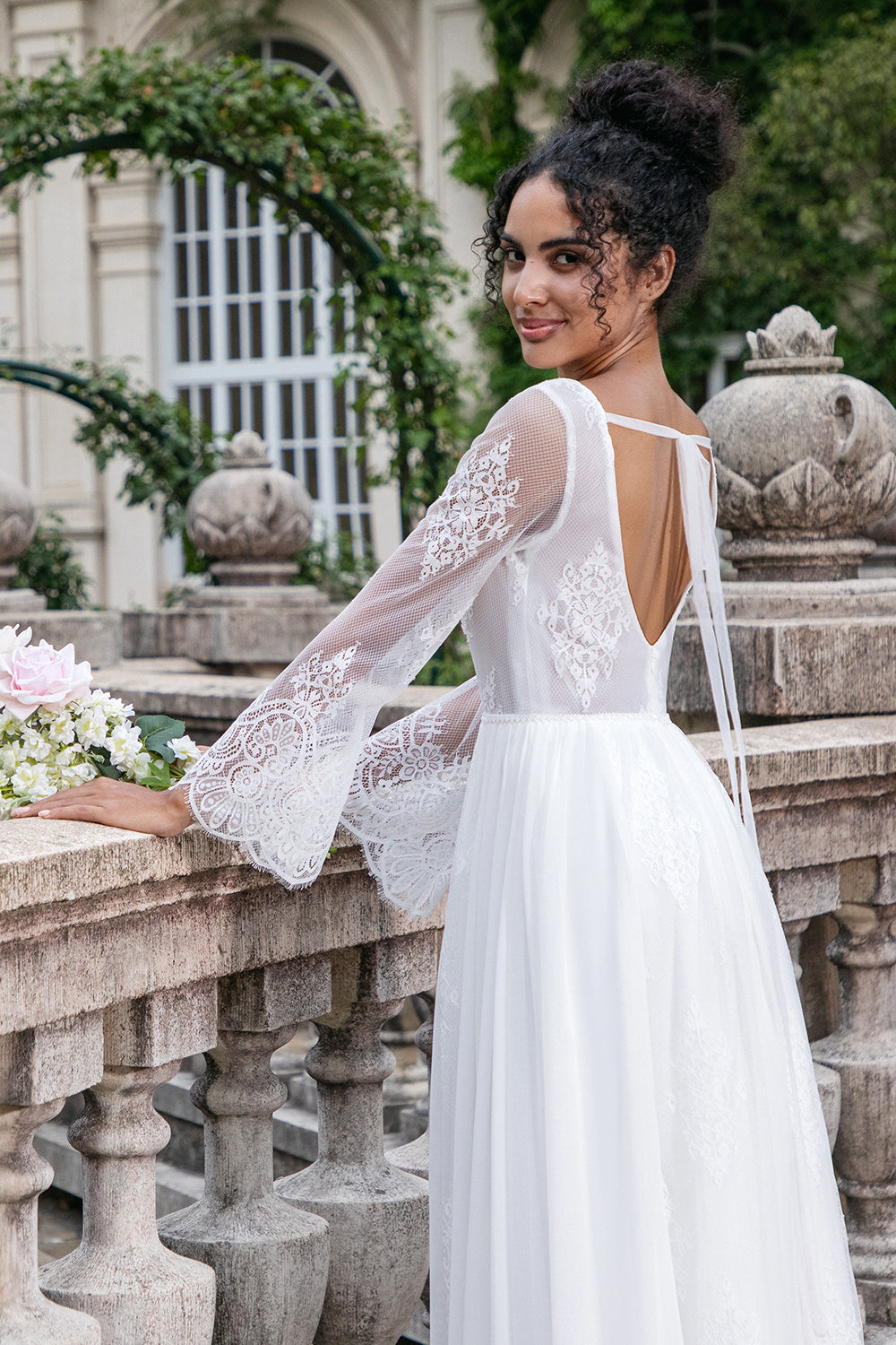 Zapakasa Women White Wedding Dress with Lace Appliqued A Line V Neck Long Sleeves Beach Boho Bridal Dress