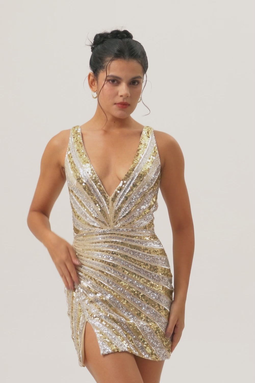 Sparkly Golden V-Neck Beaded Tight Short Homecoming Dress