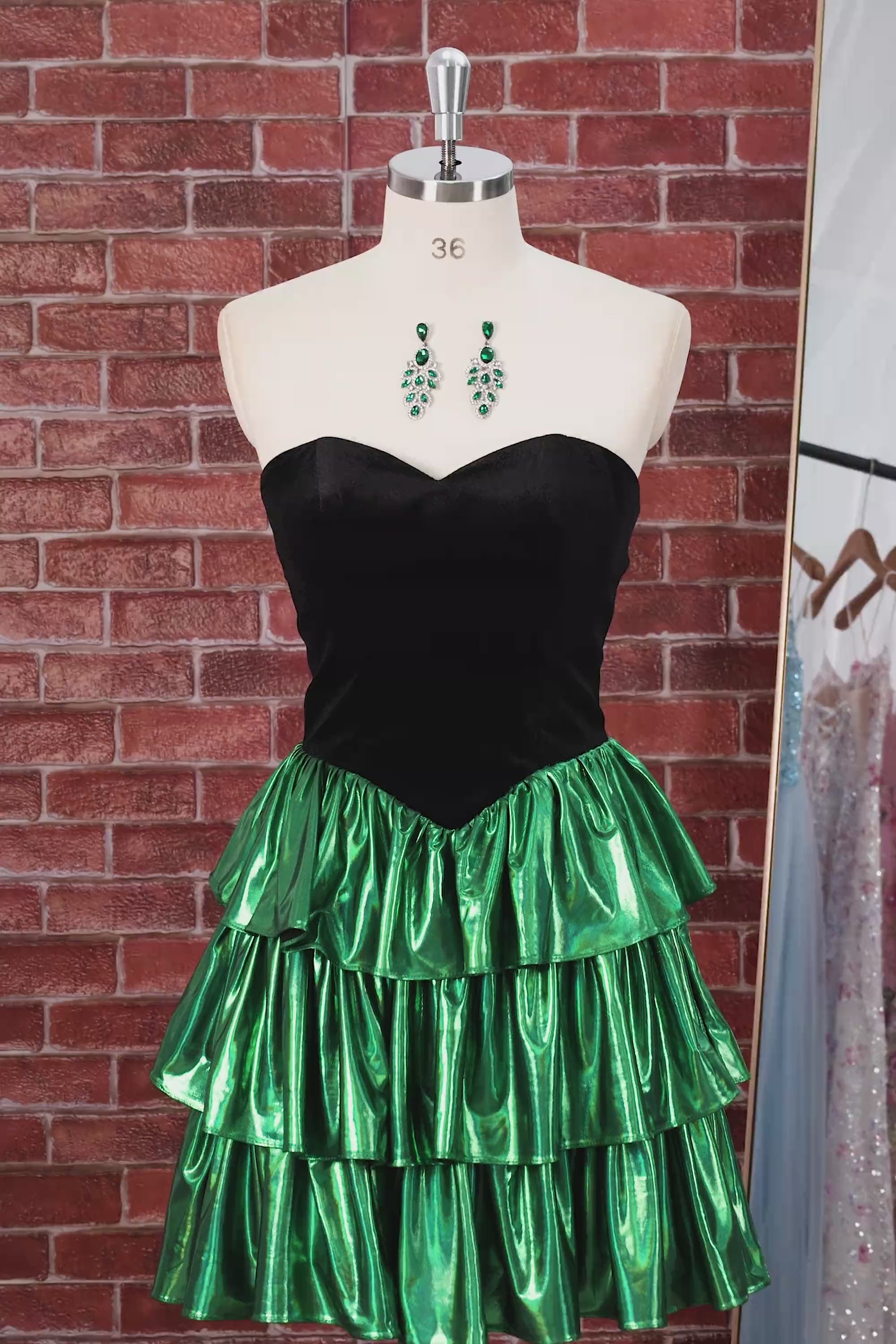 Black Green Metallic Tiered Ruffled A-Line Short 80s Homecoming Dress