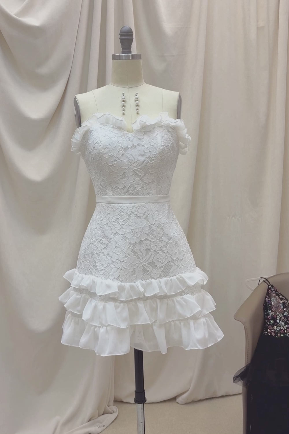 White A Line Lace Sweetheart Mini Graduation Dress