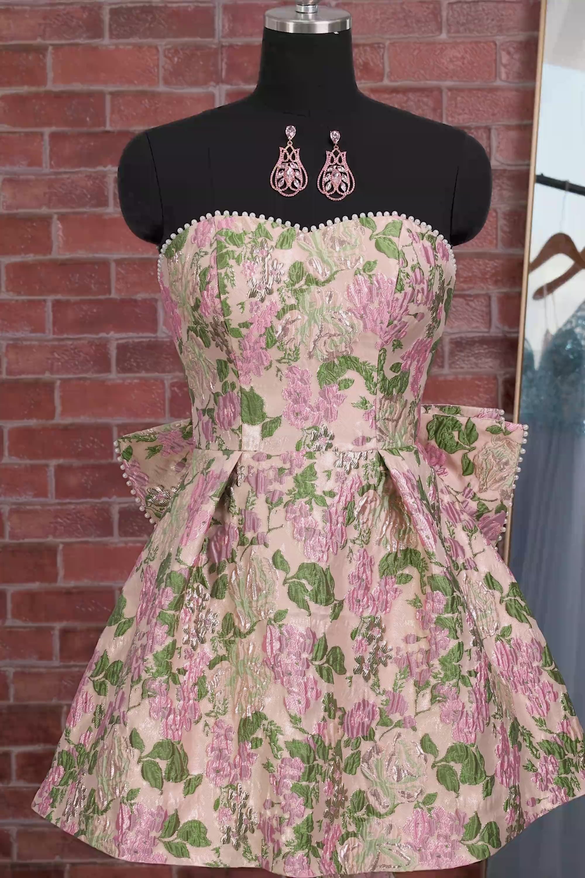 Yellow Flower Jacquard A-Line Short Homecoming Dress with Bow