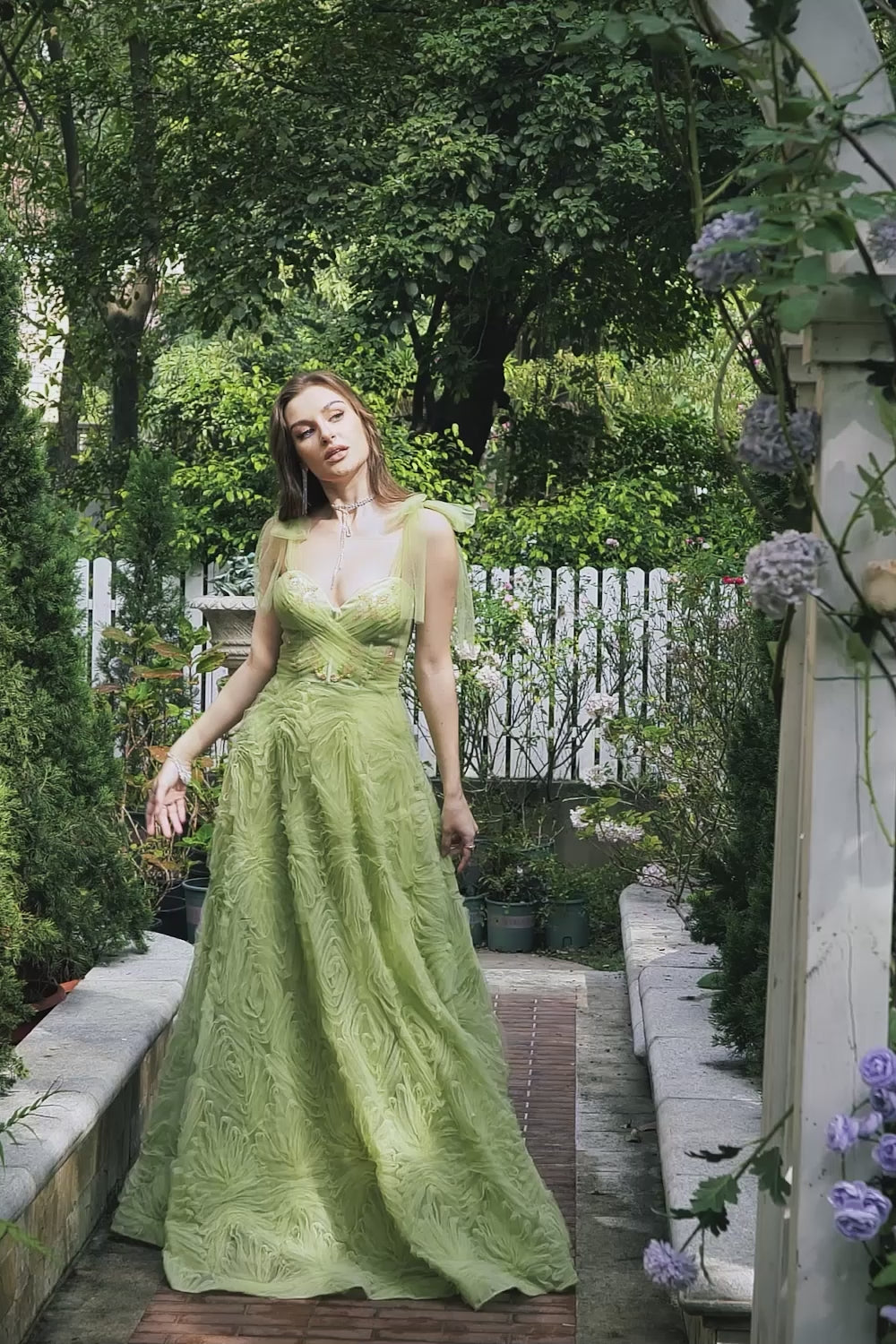 Zapakasa Women Long Prom Dress Light Green A-Line Evening Dress With Embroidery